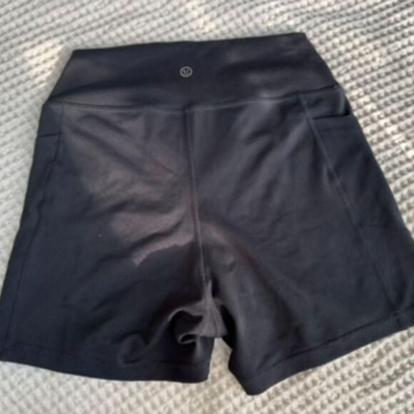 Gilly Hicks Bike Shorts - Picture 2 of 5